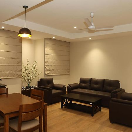 Rohika Aau-Igh Hotell Guwahati Exteriör bild