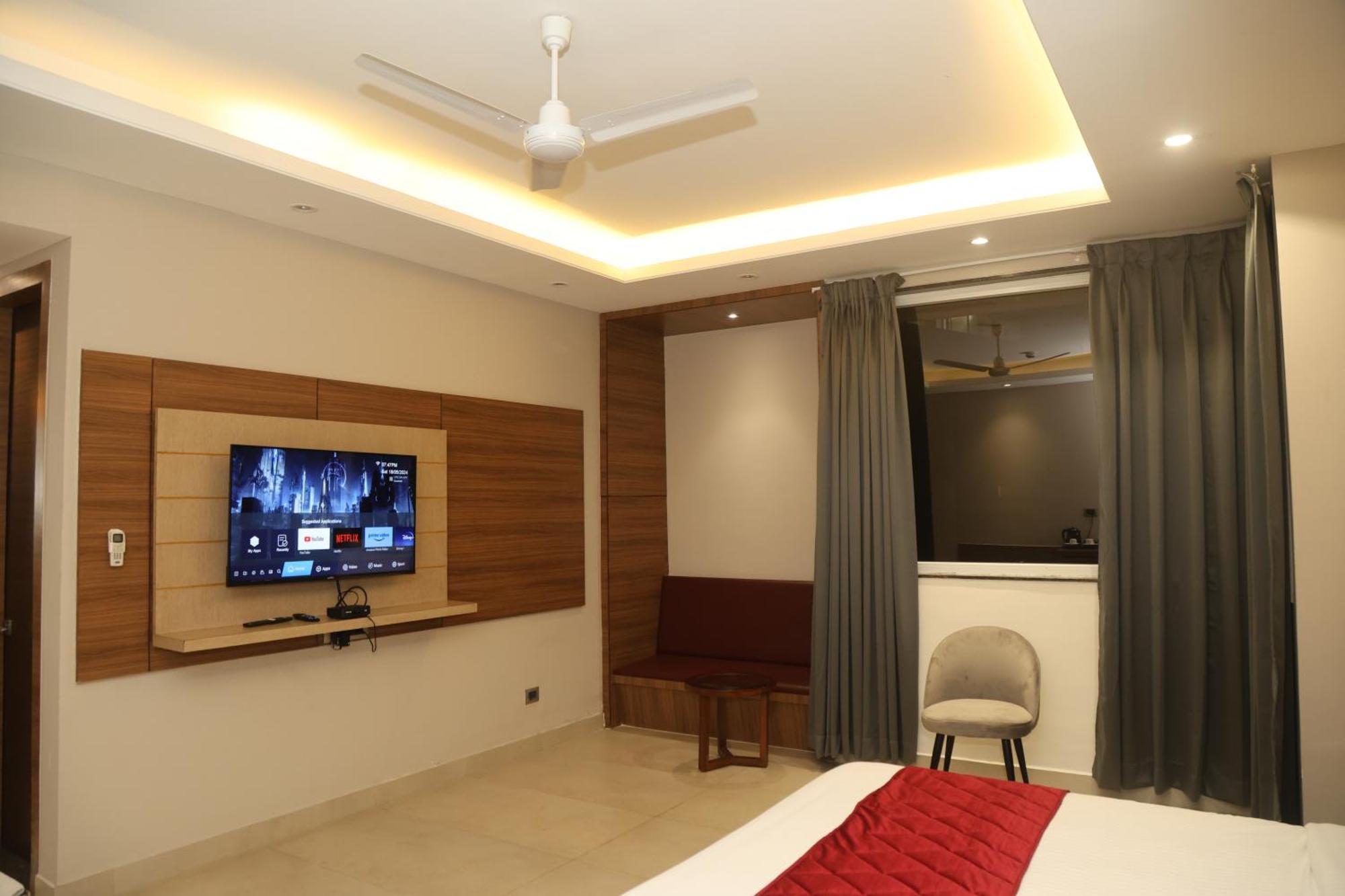 Rohika Aau-Igh Hotell Guwahati Exteriör bild