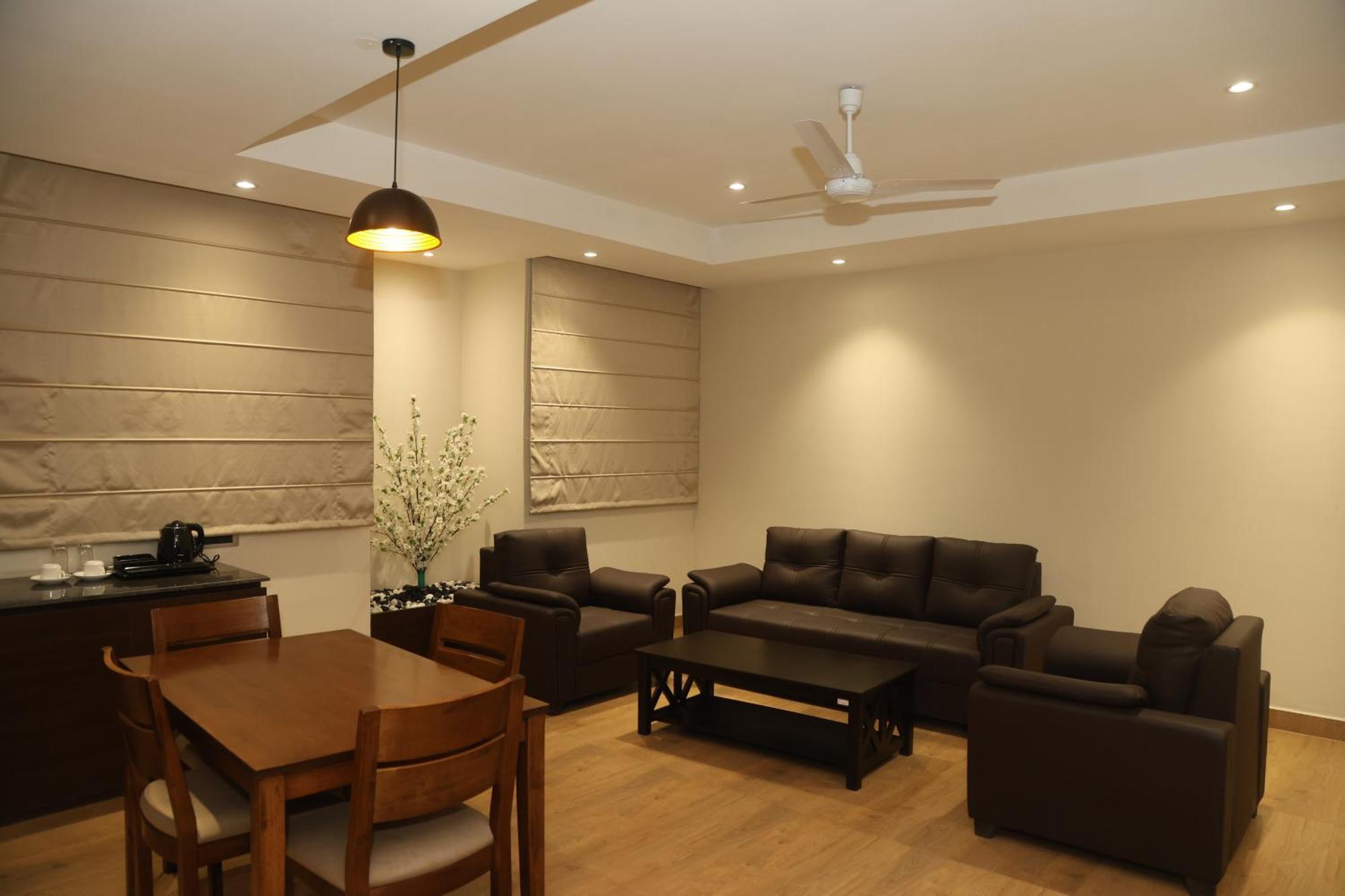Rohika Aau-Igh Hotell Guwahati Exteriör bild