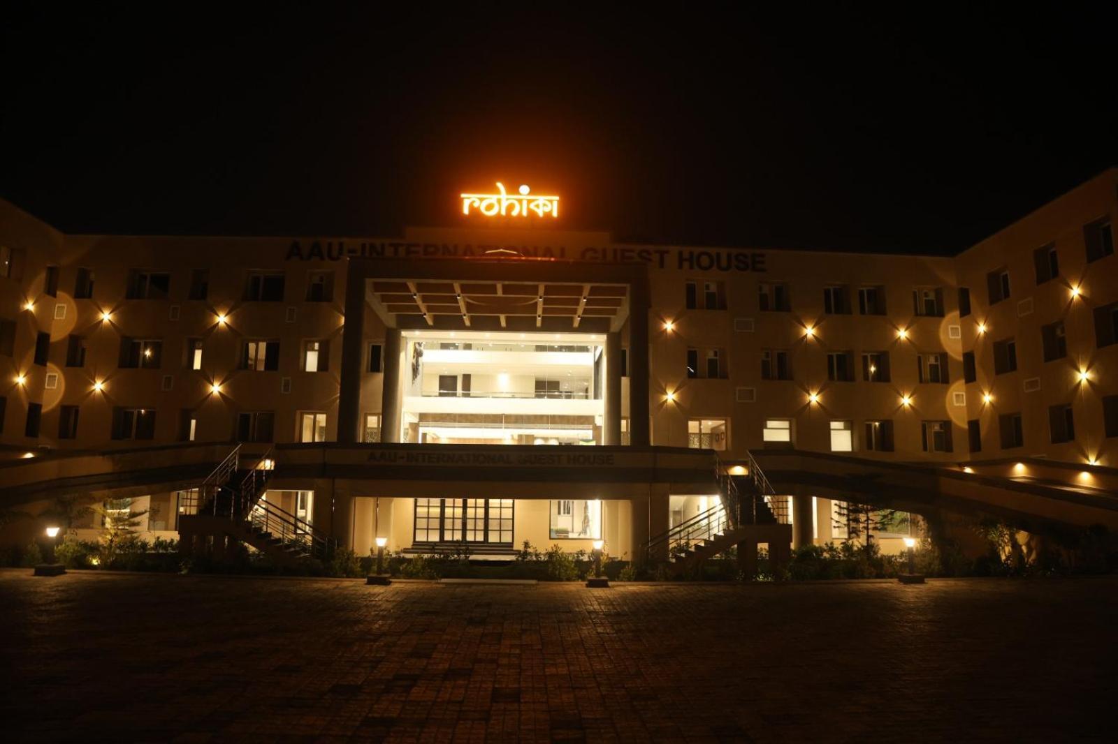 Rohika Aau-Igh Hotell Guwahati Exteriör bild