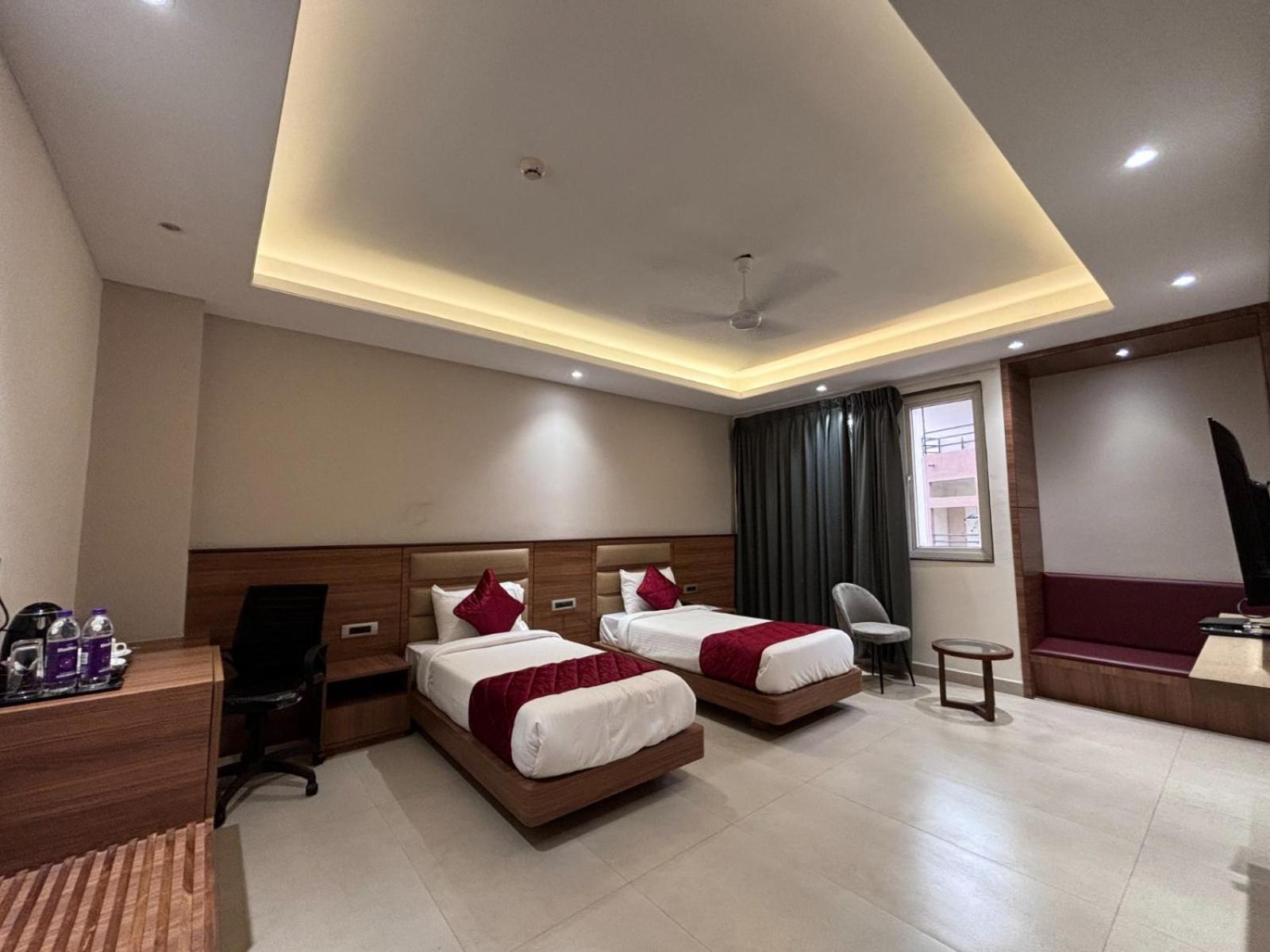 Rohika Aau-Igh Hotell Guwahati Exteriör bild