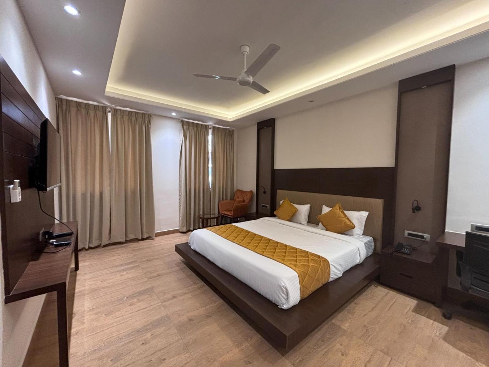 Rohika Aau-Igh Hotell Guwahati Exteriör bild