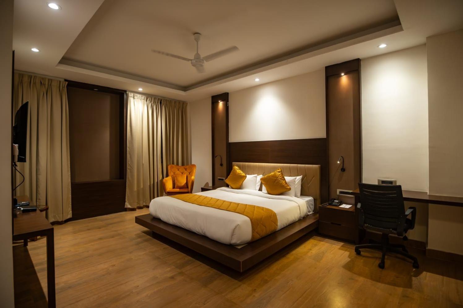Rohika Aau-Igh Hotell Guwahati Exteriör bild